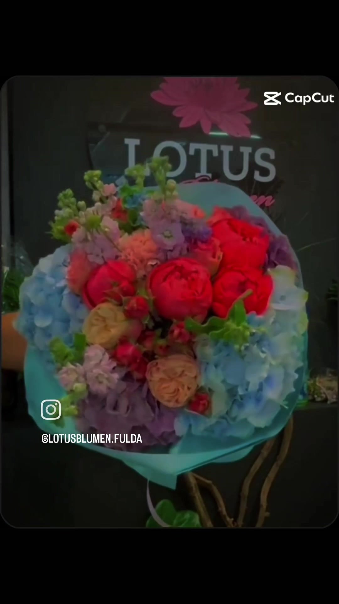 TikTok-Video: Pfingstrosen-Bouquet